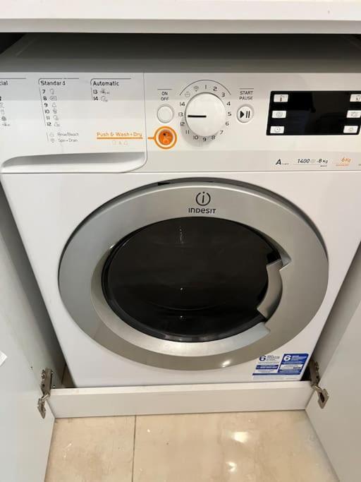 Lux Beach Apartment Vári Dış mekan fotoğraf